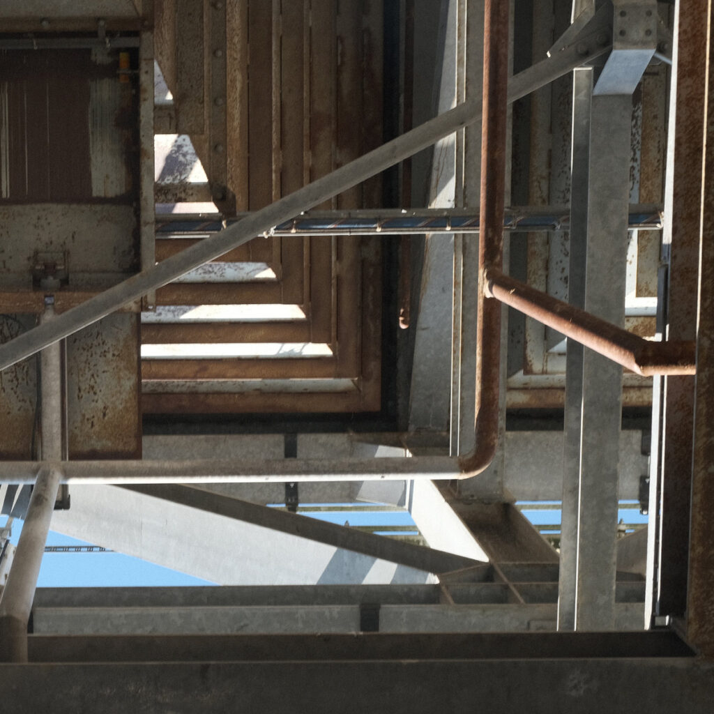 Dutch producer Ziezo kicks off his journey with debut single “Outward” – a blend of house, acid, and euphoric synths built to shake dance floors and lift spirits. Driven by sweat-soaked grooves and hypnotic melodies, Outward channels raw underground energy with an emotional edge. It’s a timeless statement of intent from an artist stepping into his sound. With Outward, Ziezo sets the tone for what’s next – bold, club-ready, and made for connection. credits released August 6, 2025 VIAVIA records, 2025